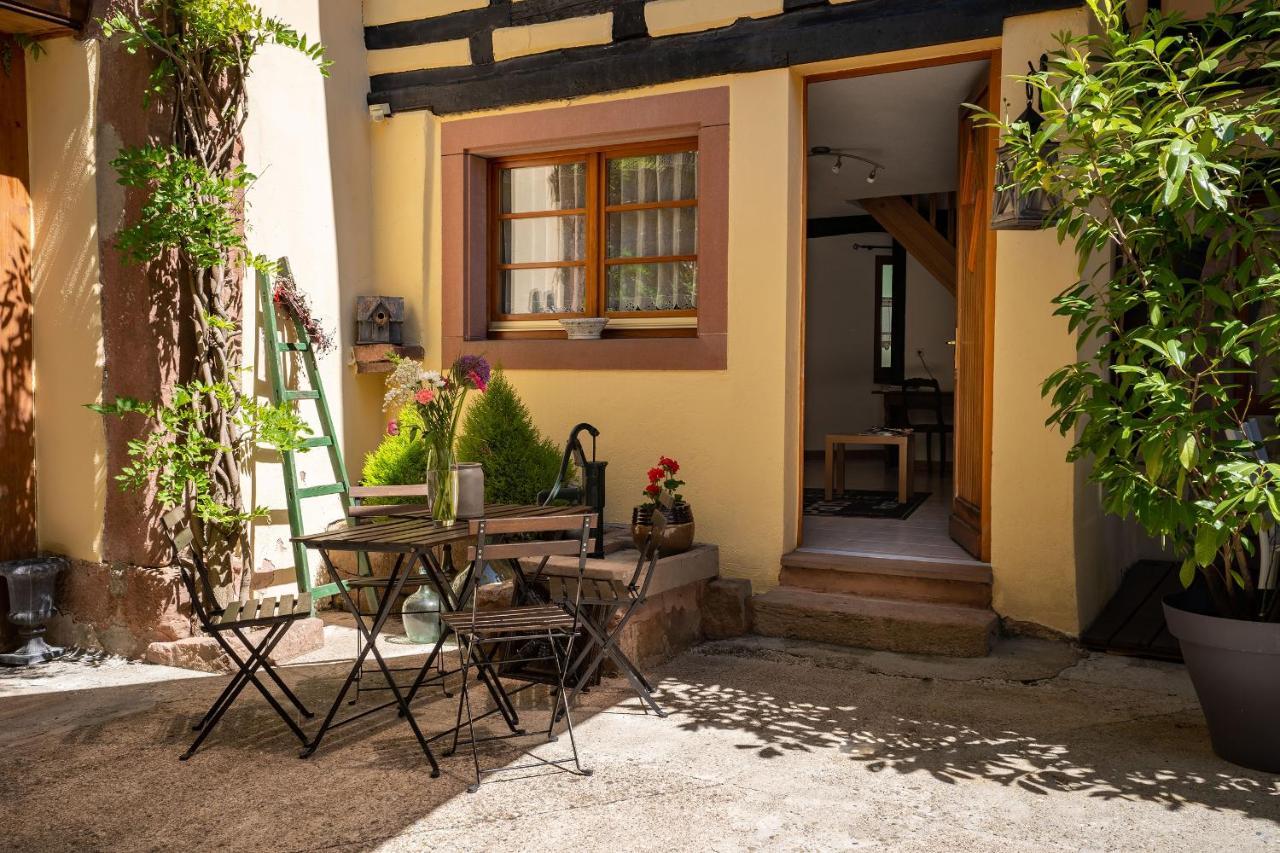 Les Suites - La Cour St Fulrad サン・ティポリット エクステリア 写真